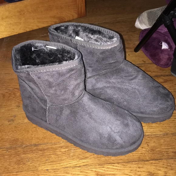 Gray fur boots - Picture 1 of 2